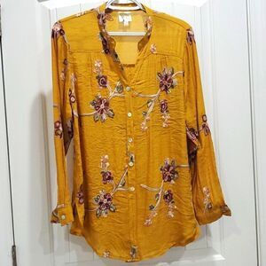 Fig Flower Anthropologie Gold Floral Embroidered Button Up Women’s Roll Tab Top,